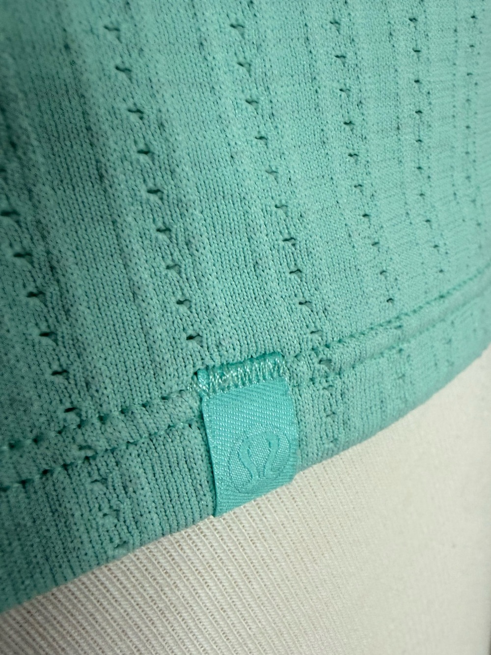 LULULEMON Train To Be Tank in Wild Mint (sz 8) - Picture 5 of 10